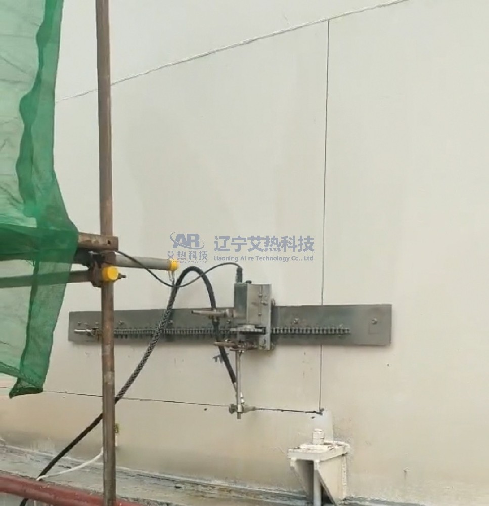 10000立方儲油罐水切割開(kāi)孔作業(yè)